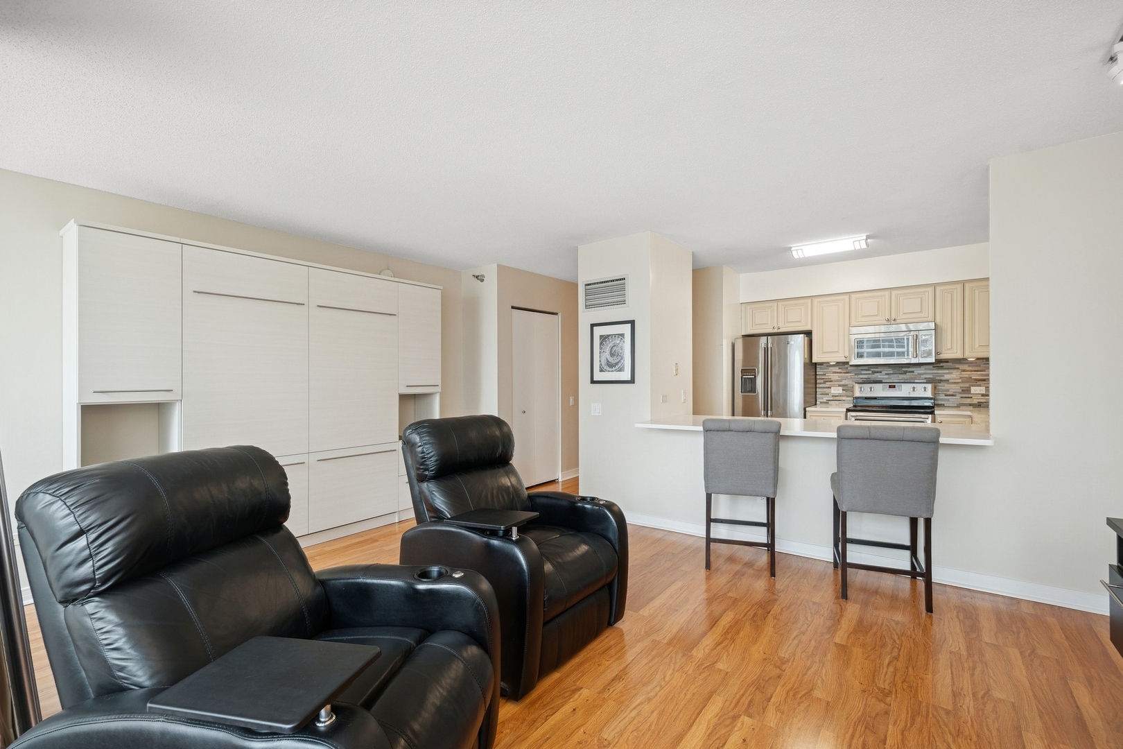 512 N McClurg Court 1009