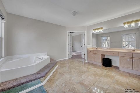 Tiny photo for 1476 Laurel Oaks Drive, Streamwood, IL 60107 (MLS # 12612599)