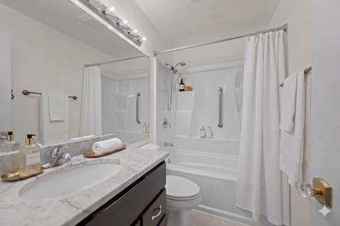 Tiny photo for 7 Greystone Court, Streamwood, IL 60107 (MLS # 12662248)