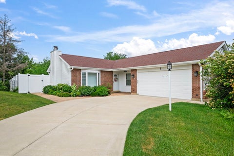 Tiny photo for 7 Greystone Court, Streamwood, IL 60107 (MLS # 12662248)