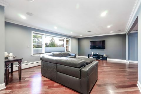 Tiny photo for 6400 N KNOX Avenue, Lincolnwood, IL 60712 (MLS # 12518579)