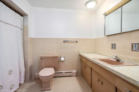 Tiny photo for 6400 N KNOX Avenue, Lincolnwood, IL 60712 (MLS # 12518579)