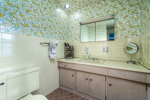 Tiny photo for 6400 N KNOX Avenue, Lincolnwood, IL 60712 (MLS # 12518579)