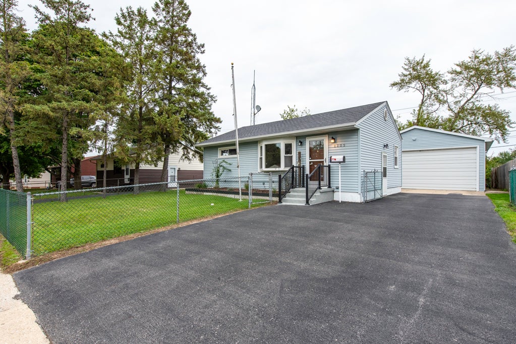 2205 Mohican Road
