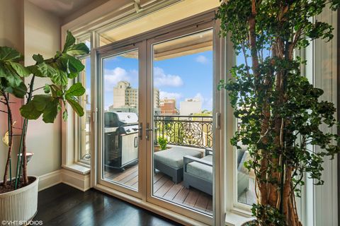 Tiny photo for 2550 N Lakeview Avenue #N602, Chicago, IL 60614 (MLS # 12476278)