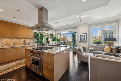 Tiny photo for 2550 N Lakeview Avenue #N602, Chicago, IL 60614 (MLS # 12476278)