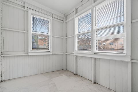 Tiny photo for 344 Wisconsin Avenue #1, Oak Park, IL 60302 (MLS # 12594774)