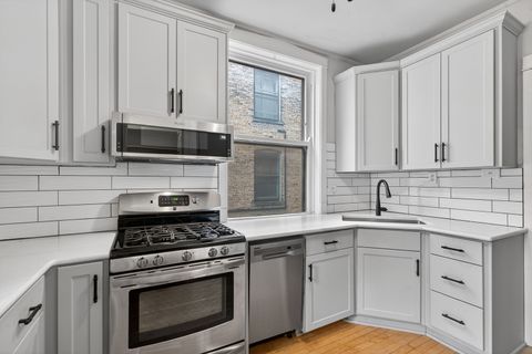 Tiny photo for 344 Wisconsin Avenue #1, Oak Park, IL 60302 (MLS # 12594774)