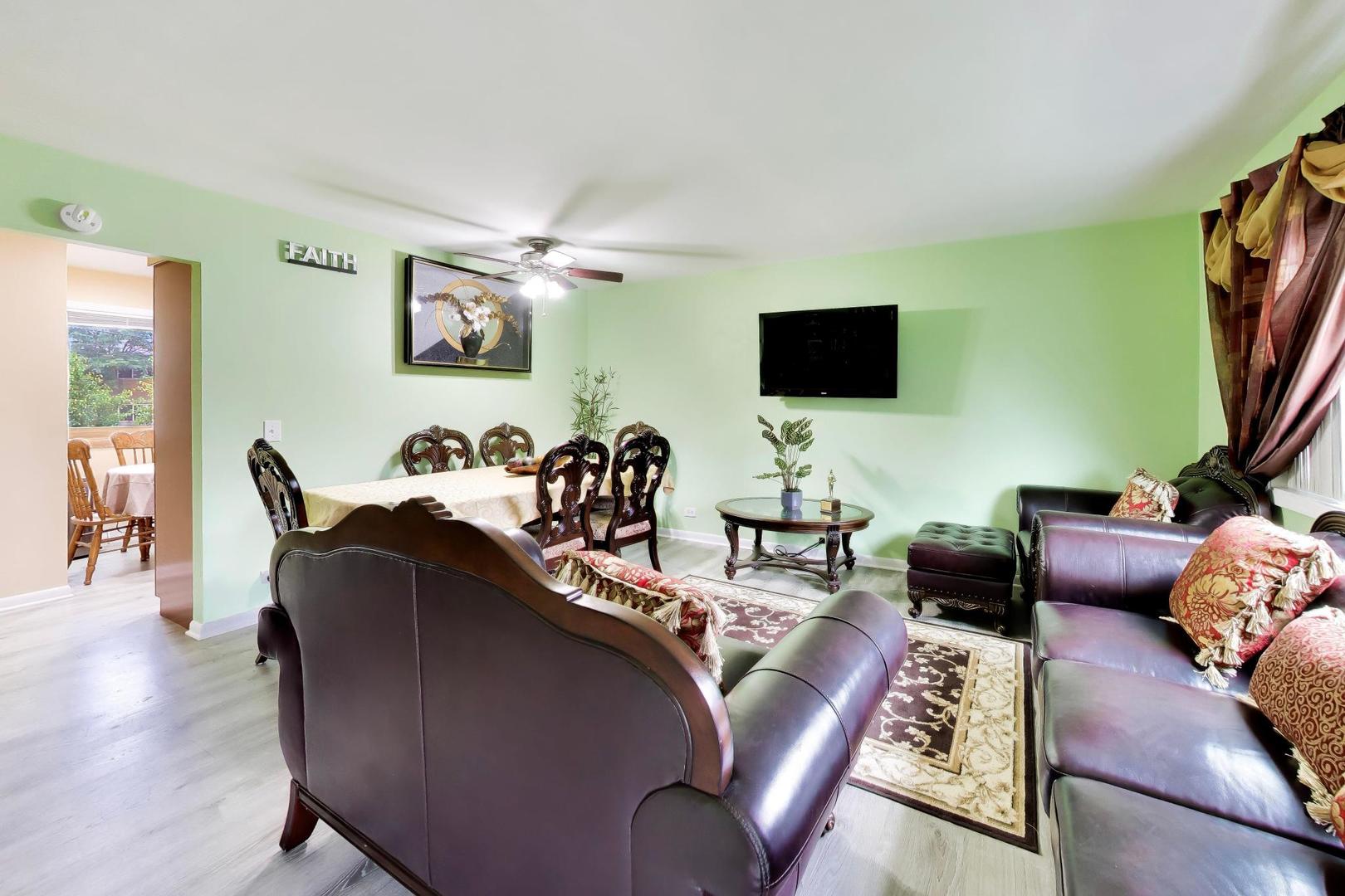 8647 Gregory Lane