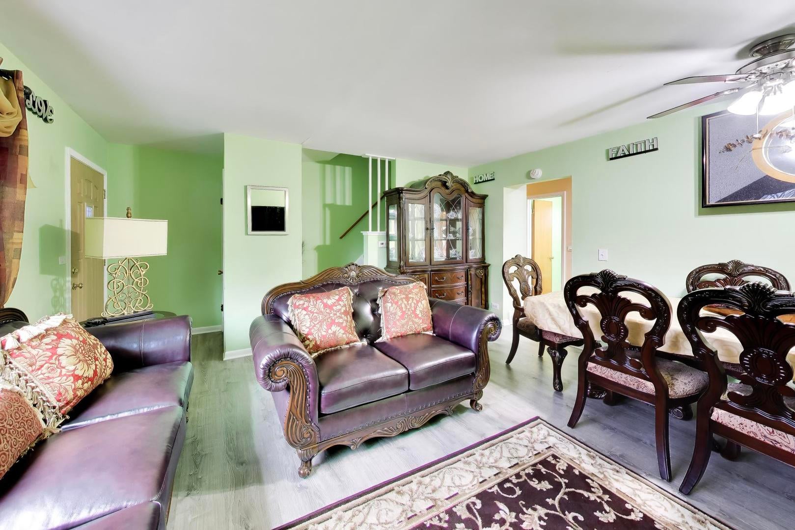 8647 Gregory Lane