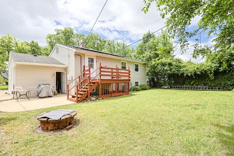 Tiny photo for 1412 Windsor Circle, Carpentersville, IL 60110 (MLS # 12683272)