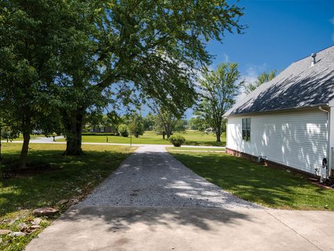 Tiny photo for 819 E No Name Road, Carbondale, IL 62902 (MLS # 12633214)