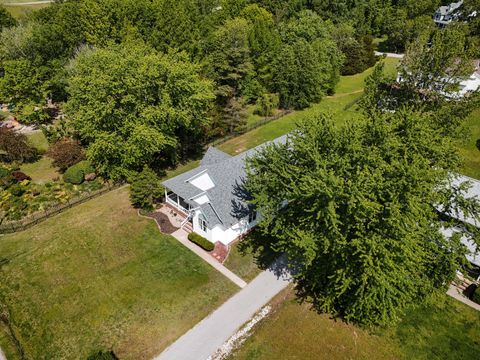 Tiny photo for 819 E No Name Road, Carbondale, IL 62902 (MLS # 12633214)
