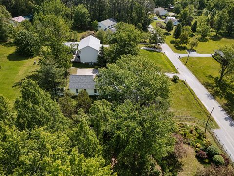 Tiny photo for 819 E No Name Road, Carbondale, IL 62902 (MLS # 12633214)