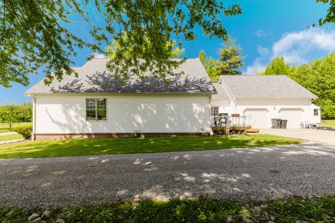 Tiny photo for 819 E No Name Road, Carbondale, IL 62902 (MLS # 12633214)
