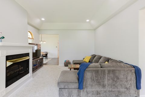Tiny photo for 819 E No Name Road, Carbondale, IL 62902 (MLS # 12633214)