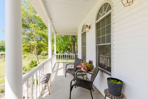 Tiny photo for 819 E No Name Road, Carbondale, IL 62902 (MLS # 12633214)