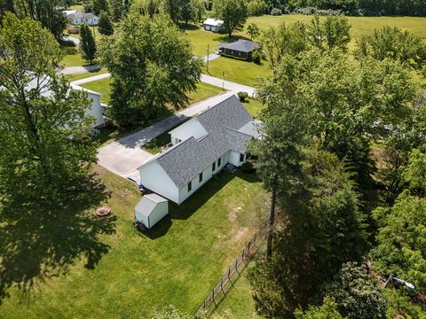 Tiny photo for 819 E No Name Road, Carbondale, IL 62902 (MLS # 12633214)