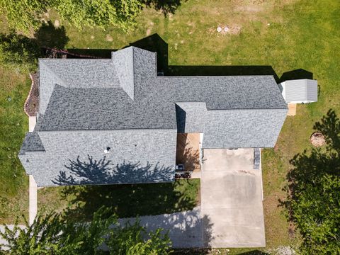 Tiny photo for 819 E No Name Road, Carbondale, IL 62902 (MLS # 12633214)