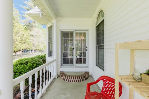 Tiny photo for 819 E No Name Road, Carbondale, IL 62902 (MLS # 12633214)