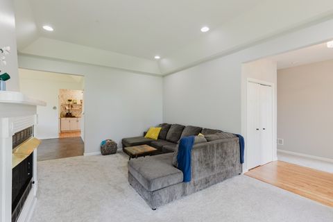 Tiny photo for 819 E No Name Road, Carbondale, IL 62902 (MLS # 12633214)