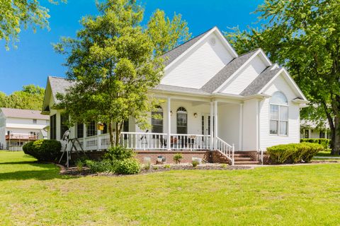 Tiny photo for 819 E No Name Road, Carbondale, IL 62902 (MLS # 12633214)