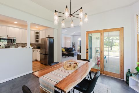 Tiny photo for 819 E No Name Road, Carbondale, IL 62902 (MLS # 12633214)