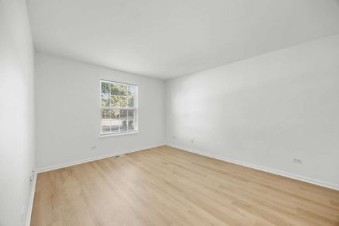 Tiny photo for 1107 Yorkshire Court #B, Elgin, IL 60120 (MLS # 12475144)
