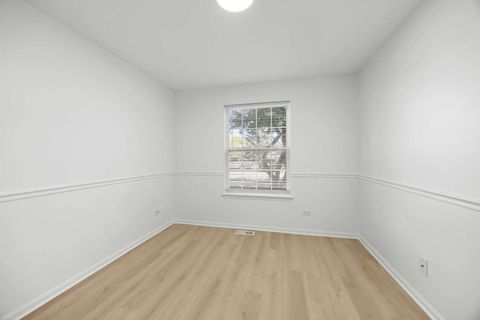 Tiny photo for 1107 Yorkshire Court #B, Elgin, IL 60120 (MLS # 12475144)