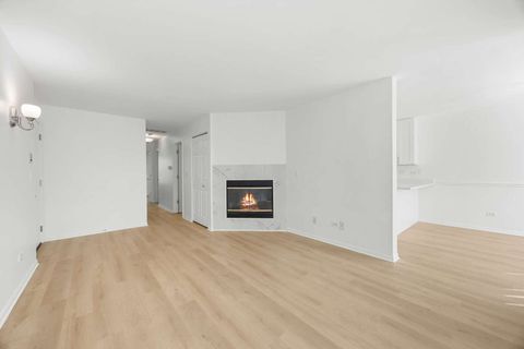 Tiny photo for 1107 Yorkshire Court #B, Elgin, IL 60120 (MLS # 12475144)