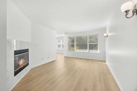 Tiny photo for 1107 Yorkshire Court #B, Elgin, IL 60120 (MLS # 12475144)