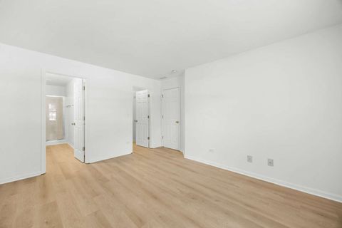 Tiny photo for 1107 Yorkshire Court #B, Elgin, IL 60120 (MLS # 12475144)
