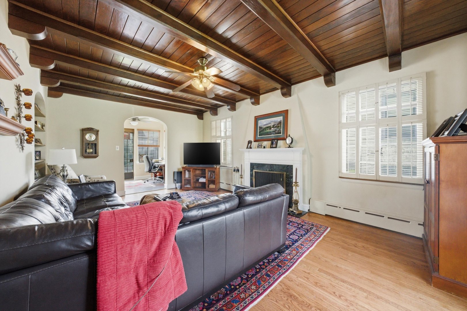 9011 S Leavitt Street