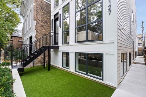 Tiny photo for 2127 W Dickens Avenue, Chicago, IL 60647 (MLS # 12526262)