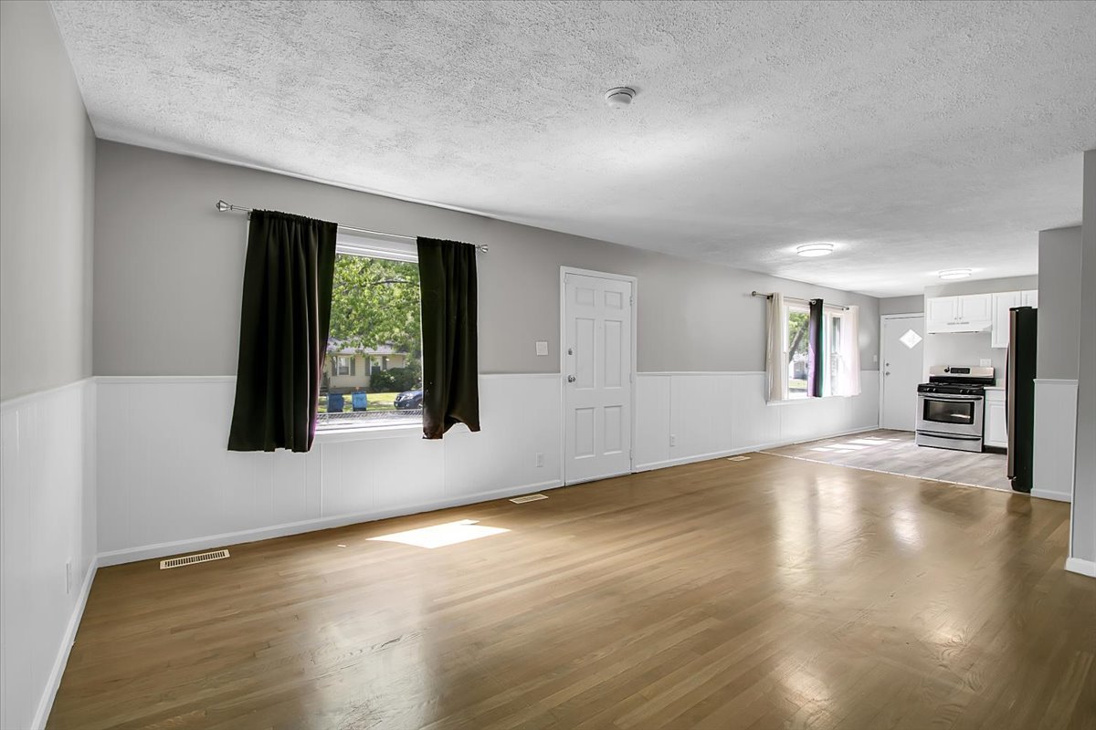 22255 Merrill Avenue