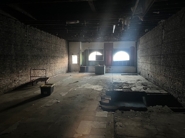 5042 W Madison Street