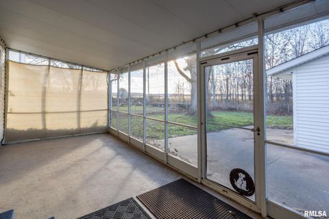 Tiny photo for 827 9TH Street, Colona, IL 61241 (MLS # QC4269641)