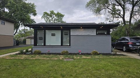 Photo of 9407 Ozark Avenue, Morton Grove, IL 60053 (MLS # 12672159)