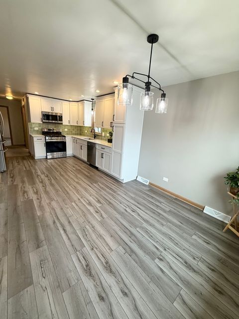 Tiny photo for 2656 W 98th Place, Evergreen Park, IL 60805 (MLS # 12518676)