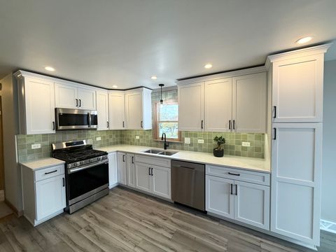 Tiny photo for 2656 W 98th Place, Evergreen Park, IL 60805 (MLS # 12518676)