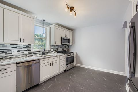 Tiny photo for 9258 S Sacramento Avenue, Evergreen Park, IL 60805 (MLS # 12493737)