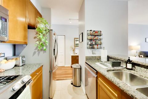 Tiny photo for 330 N Jefferson Street #802, Chicago, IL 60661 (MLS # 12606552)
