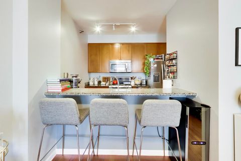Tiny photo for 330 N Jefferson Street #802, Chicago, IL 60661 (MLS # 12606552)