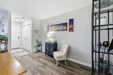 Tiny photo for 471 Raintree Court #2B, Glen Ellyn, IL 60137 (MLS # 12606954)