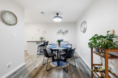 Tiny photo for 471 Raintree Court #2B, Glen Ellyn, IL 60137 (MLS # 12606954)