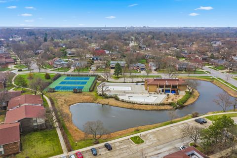 Tiny photo for 471 Raintree Court #2B, Glen Ellyn, IL 60137 (MLS # 12606954)