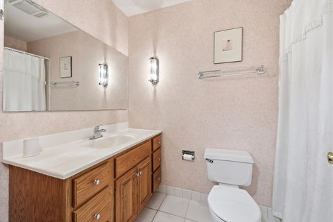 Tiny photo for 471 Raintree Court #2B, Glen Ellyn, IL 60137 (MLS # 12606954)