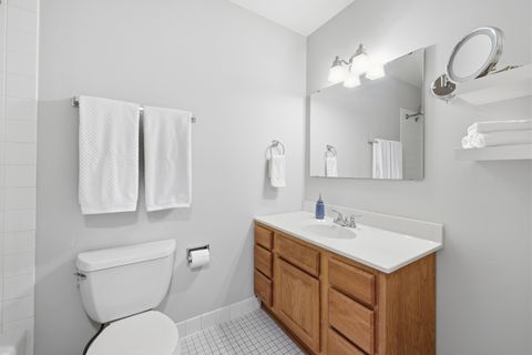 Tiny photo for 471 Raintree Court #2B, Glen Ellyn, IL 60137 (MLS # 12606954)