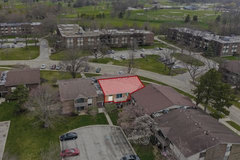 Tiny photo for 471 Raintree Court #2B, Glen Ellyn, IL 60137 (MLS # 12606954)