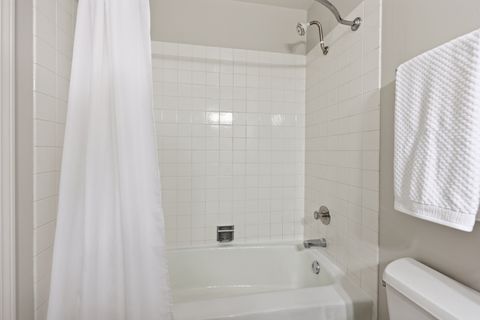 Tiny photo for 471 Raintree Court #2B, Glen Ellyn, IL 60137 (MLS # 12606954)